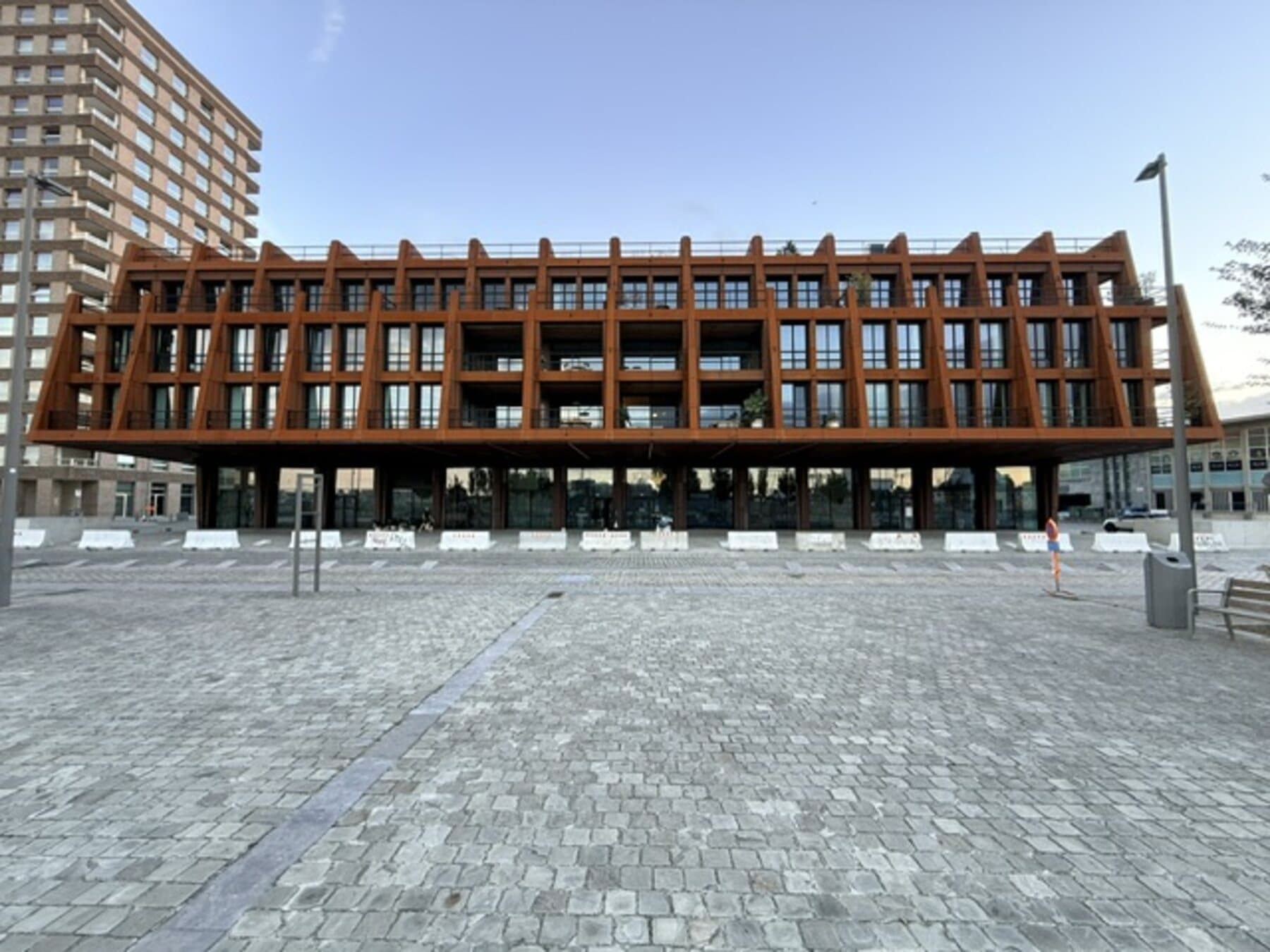 VANC Clinic Antwerpen intake location at Limastraat 3, Eilandje — free SMP and hair-loss consultations in Belgium